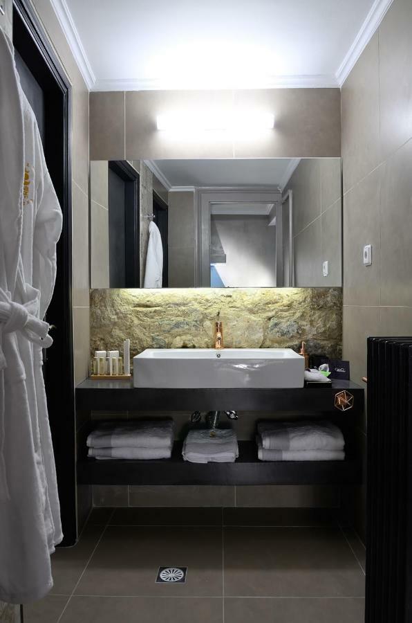 2 Mazi Suites เอเธนส์ ภายนอก รูปภาพ