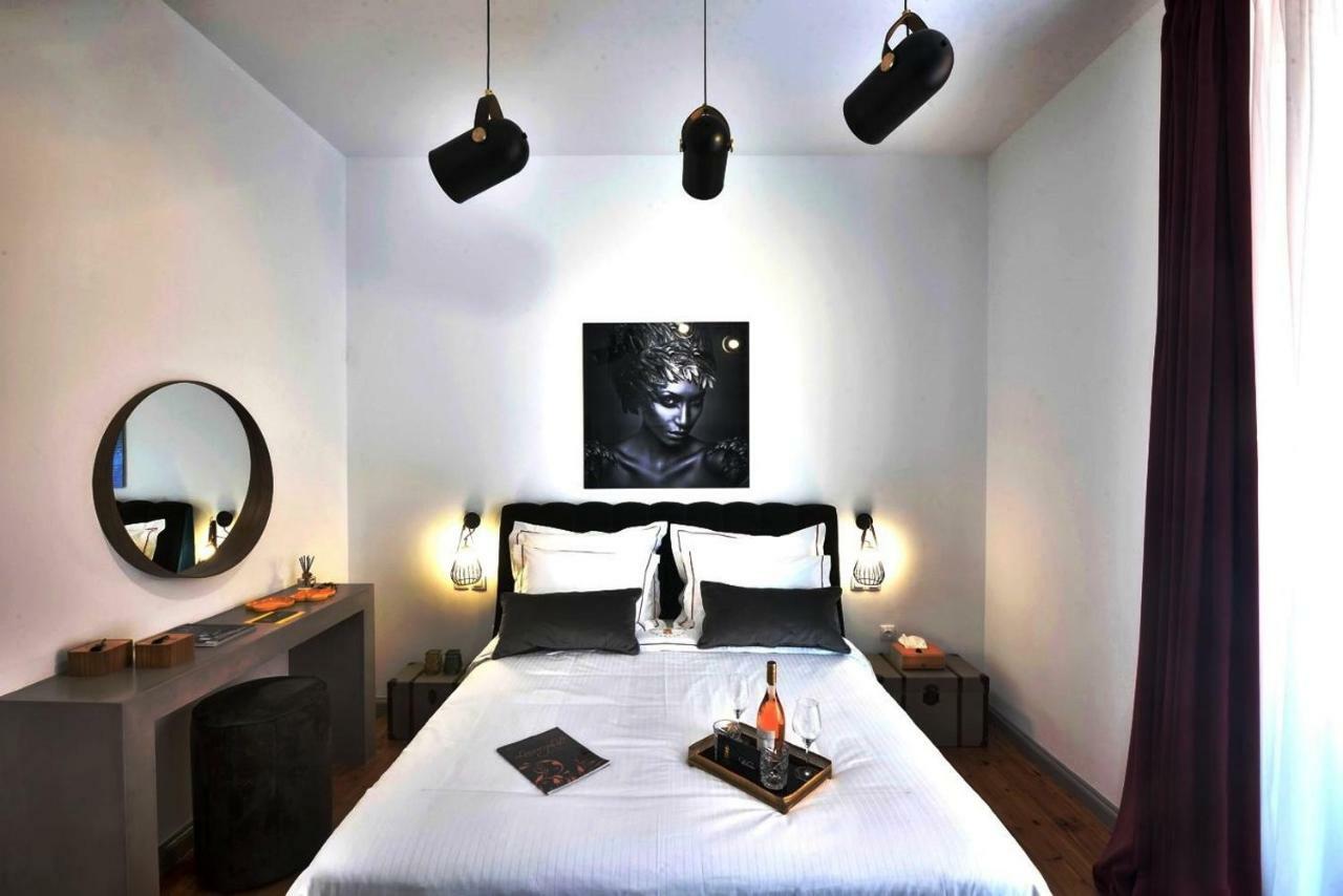 2 Mazi Suites เอเธนส์ ภายนอก รูปภาพ